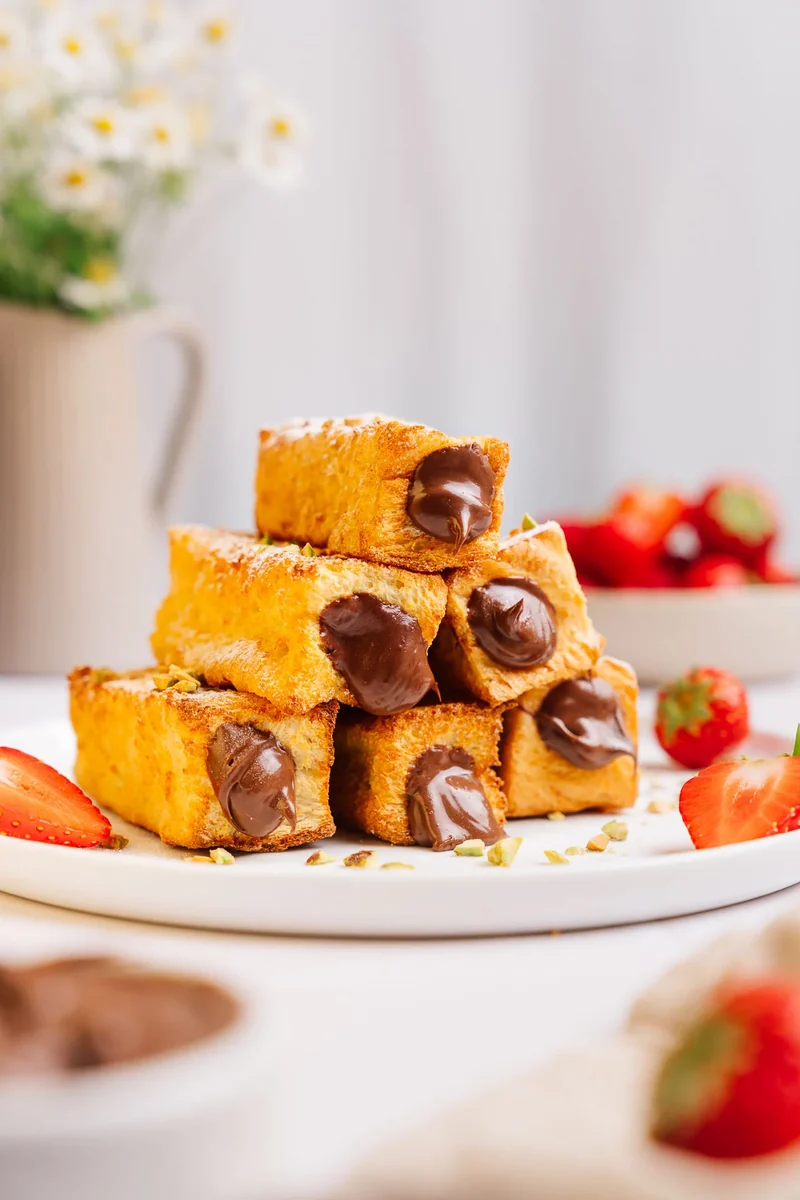French Toast Sticks mit nutella und Erdbeeren