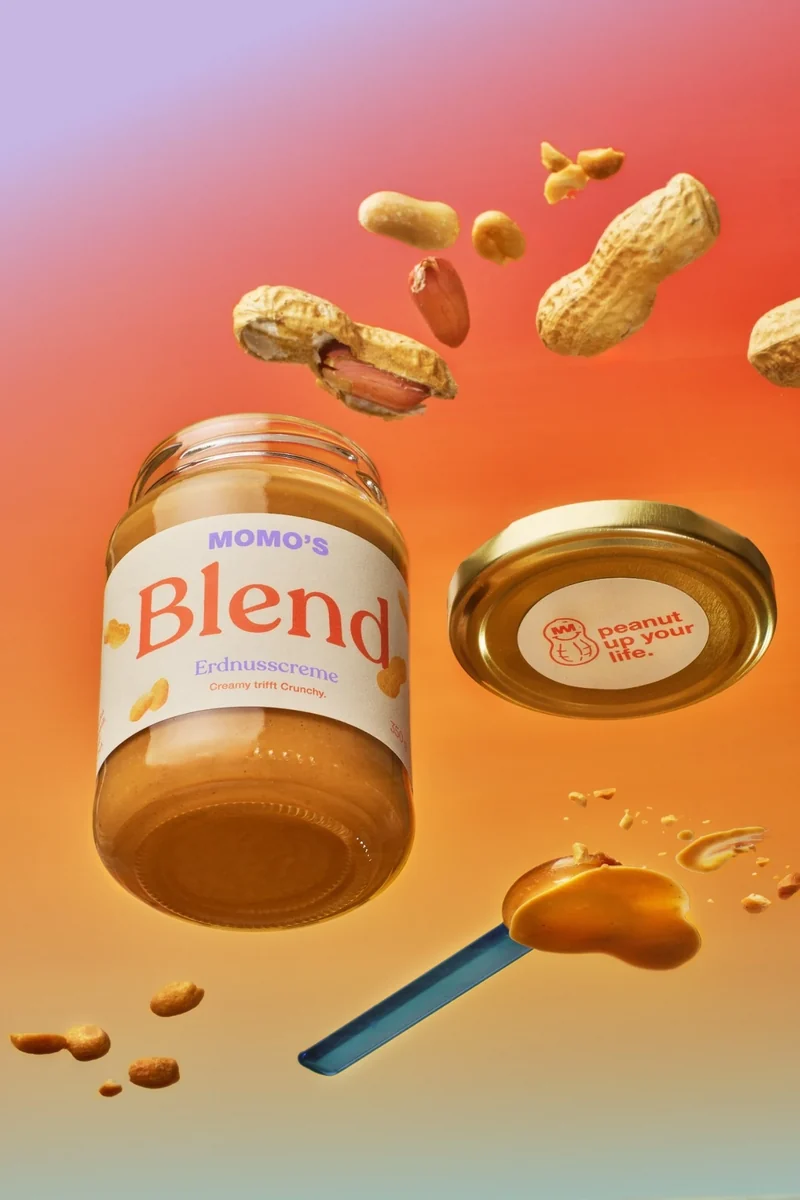 Schwebendes Glas MOMO’S Blend Erdnusscreme mit Erdnüssen und goldenen Details